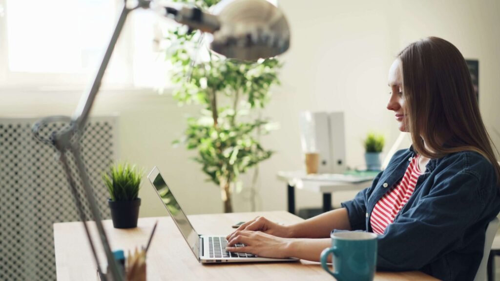 Student studying clinical reasoning and evidence-informed naturopathy through an online Bachelor of Naturopathy programme.